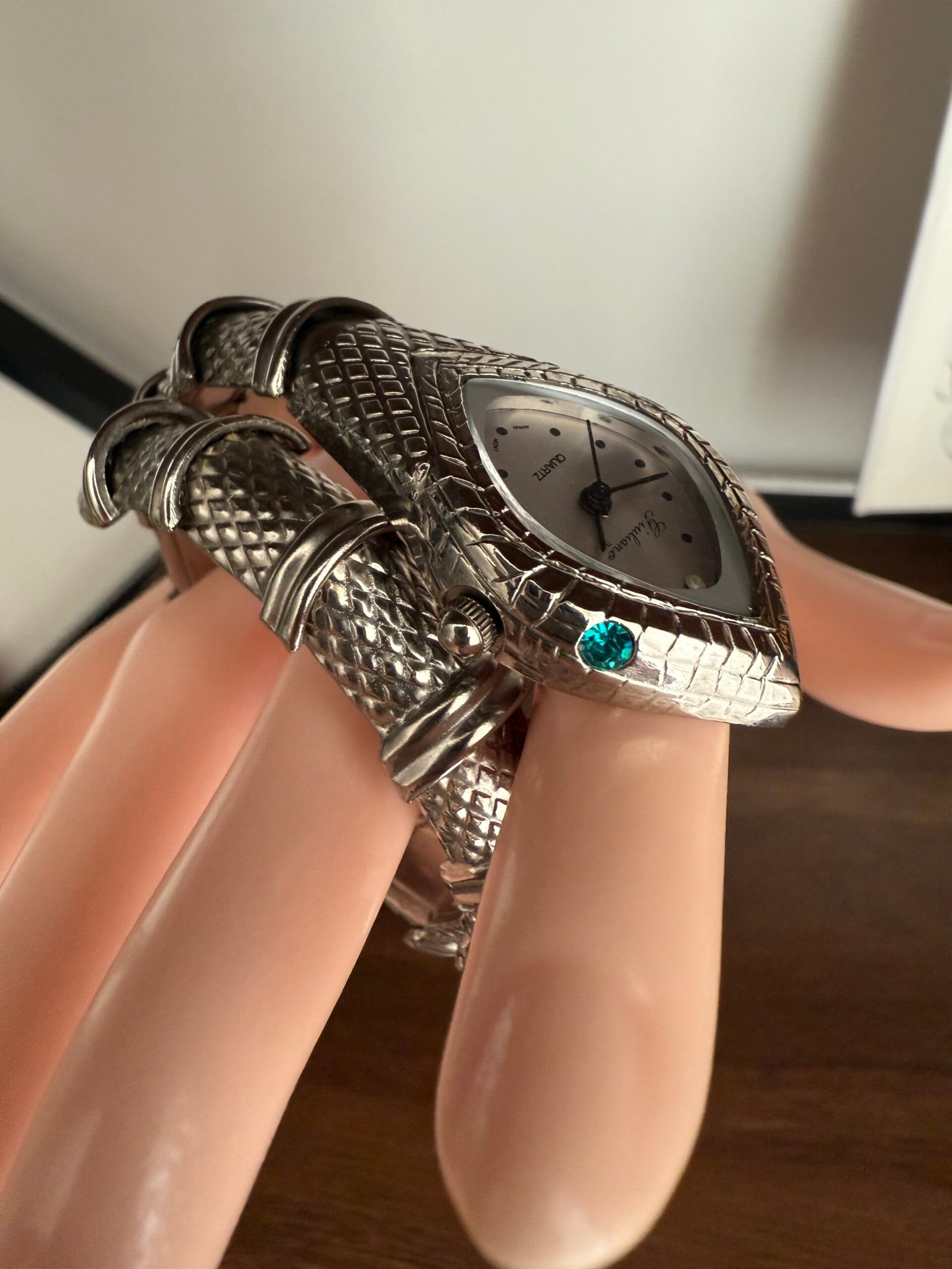 Đồng hồ biểu tượng con rắn - Ảnh 6